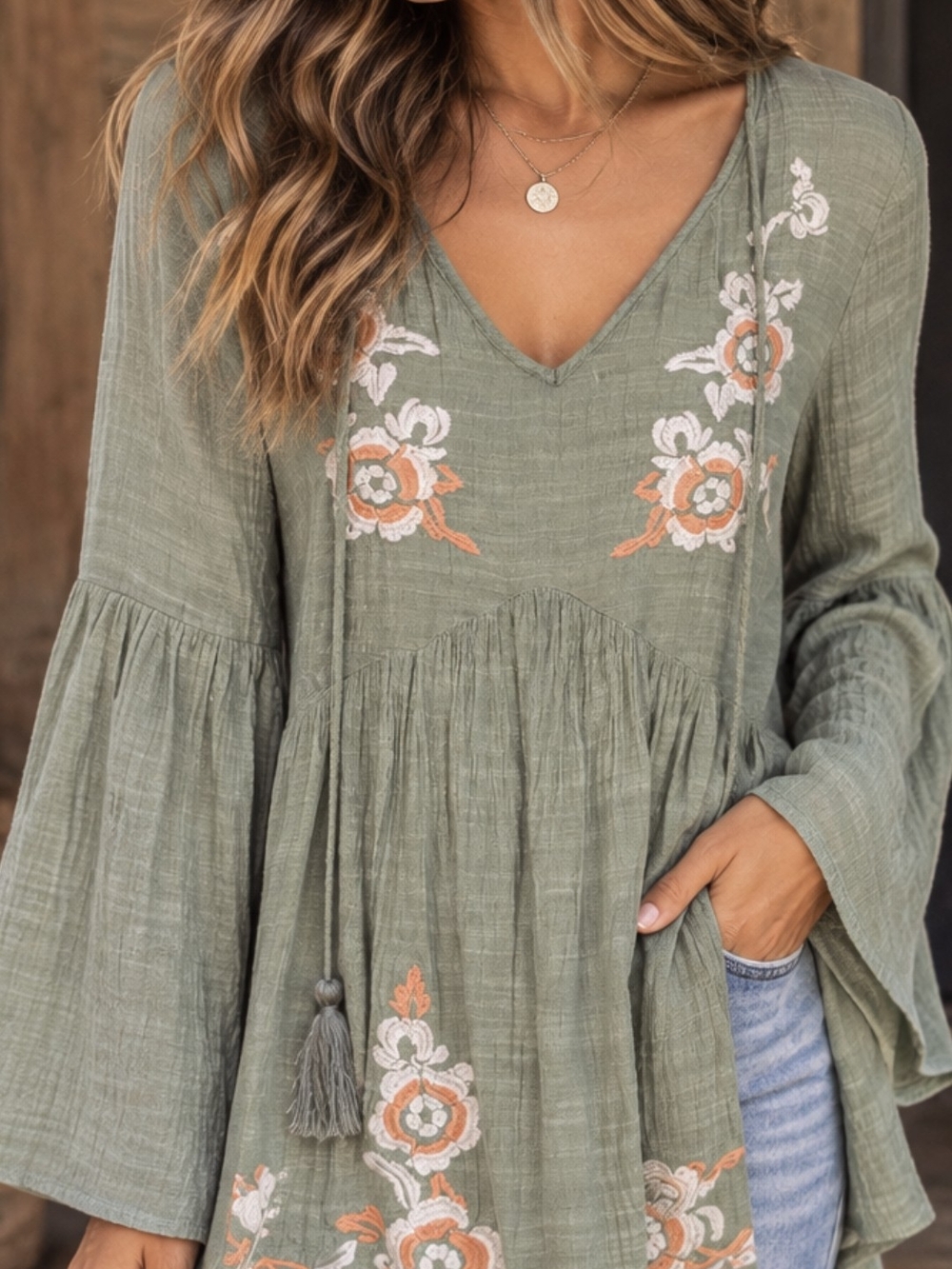 Entro Sage Green Floral Embroidered Boho Tunic Top Medium Bell Sleeve Tassel